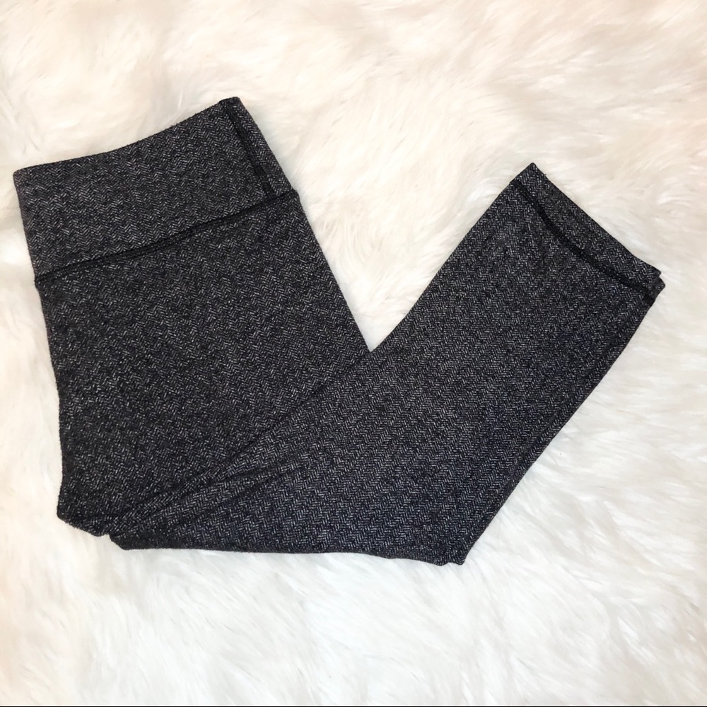 Lululemon Grey Black Patterned Thick LeggingCapris